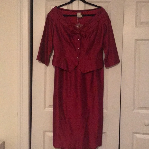 Vintage woman’s 2 piece suit skirt/top - Picture 1 of 8